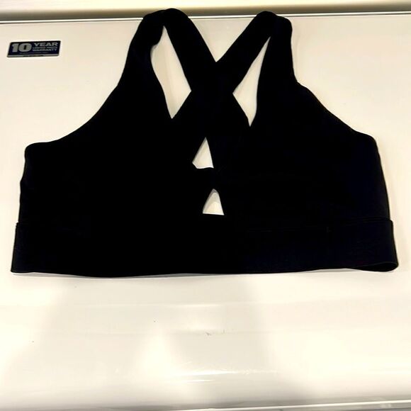 Fabletics Twist Front Medium Impact Black Bra size XL- excellent condition - Picture 1 of 10